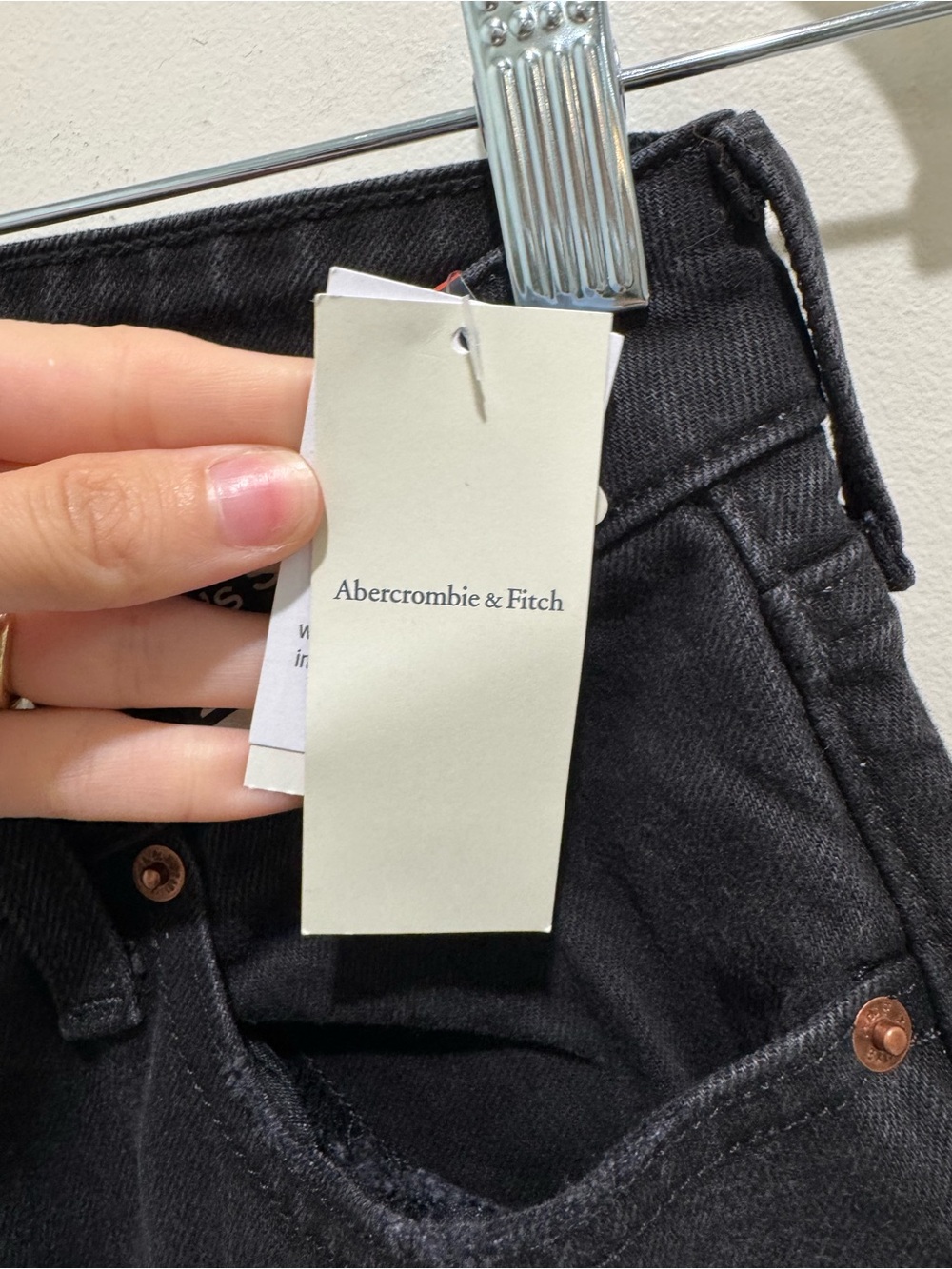 Abercrombie & Fitch Curve Love Mid Rise 90s Straight Jeans Black Size 26 Short - Picture 6 of 13